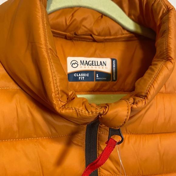 Shiner Bock Magellan Outdoors Puffer Vest - Picture 5 of 5
